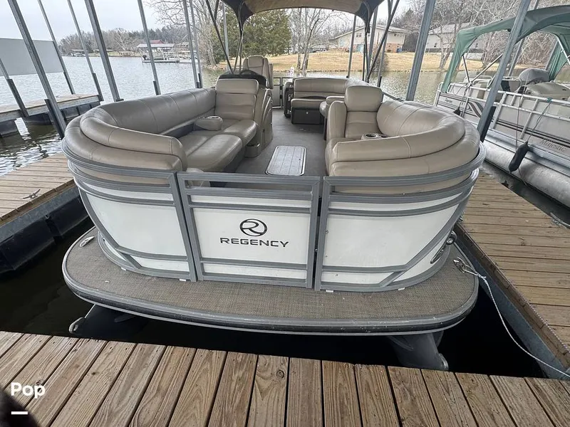 Slide: The Image of Regency 254 DL3 2016 - 16227743