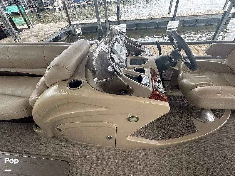 Slide: The Image of Regency 254 DL3 2016 - 16228246