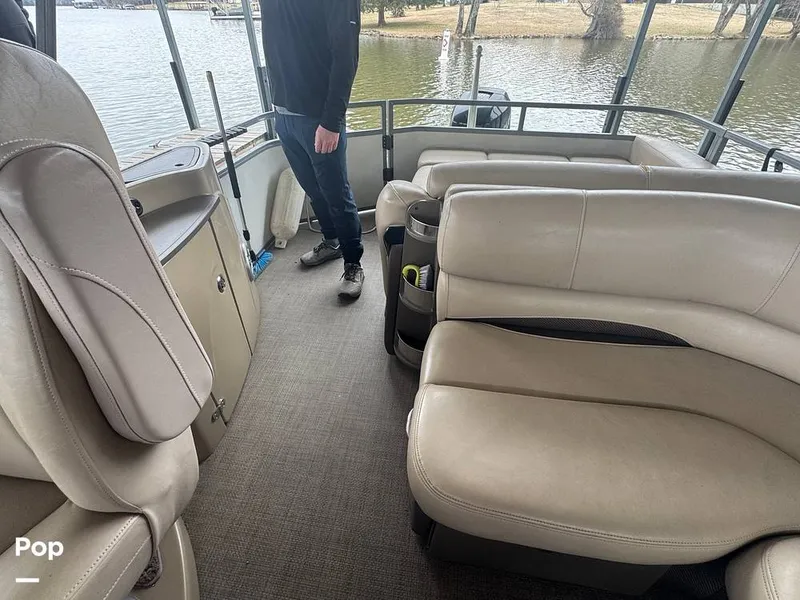 Slide: The Image of Regency 254 DL3 2016 - 16228248