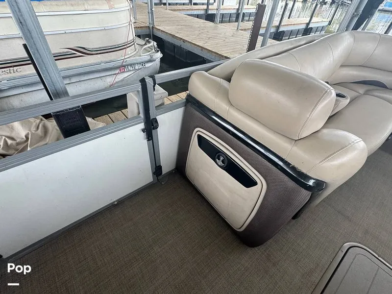 Slide: The Image of Regency 254 DL3 2016 - 16228259