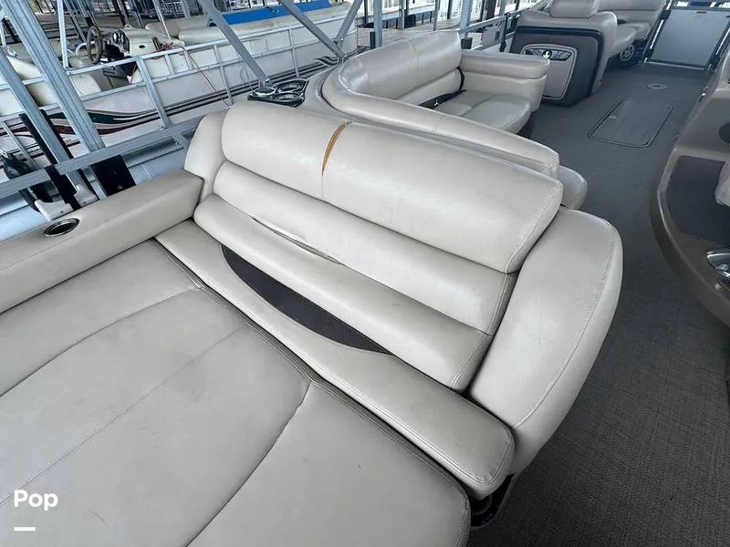 Slide: The Image of Regency 254 DL3 2016 - 16228285