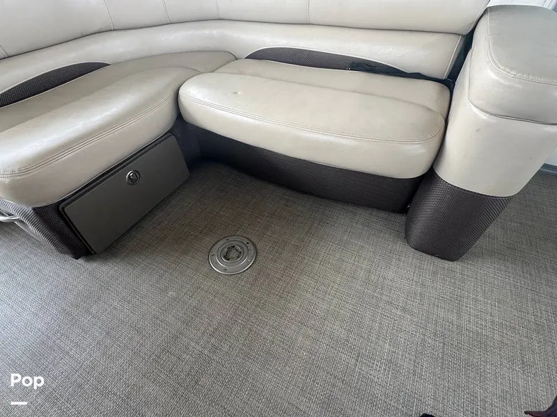 Slide: The Image of Regency 254 DL3 2016 - 16228287