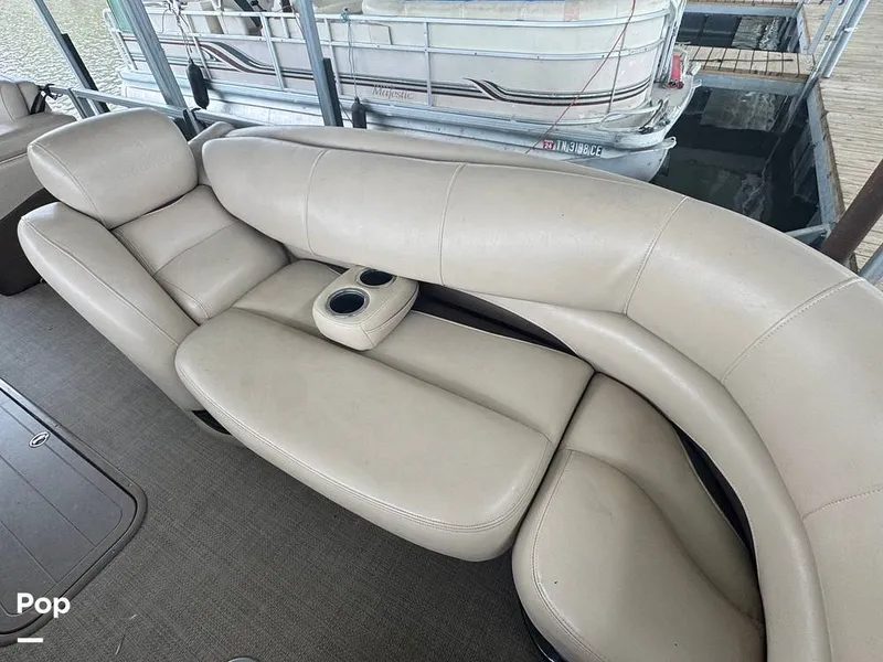 Slide: The Image of Regency 254 DL3 2016 - 16228293