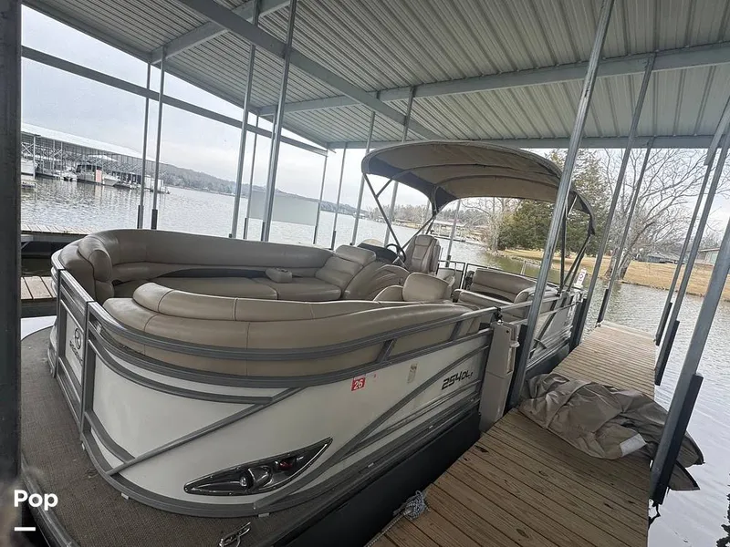 The Image of Regency 254 dl3 2017 - 16227767