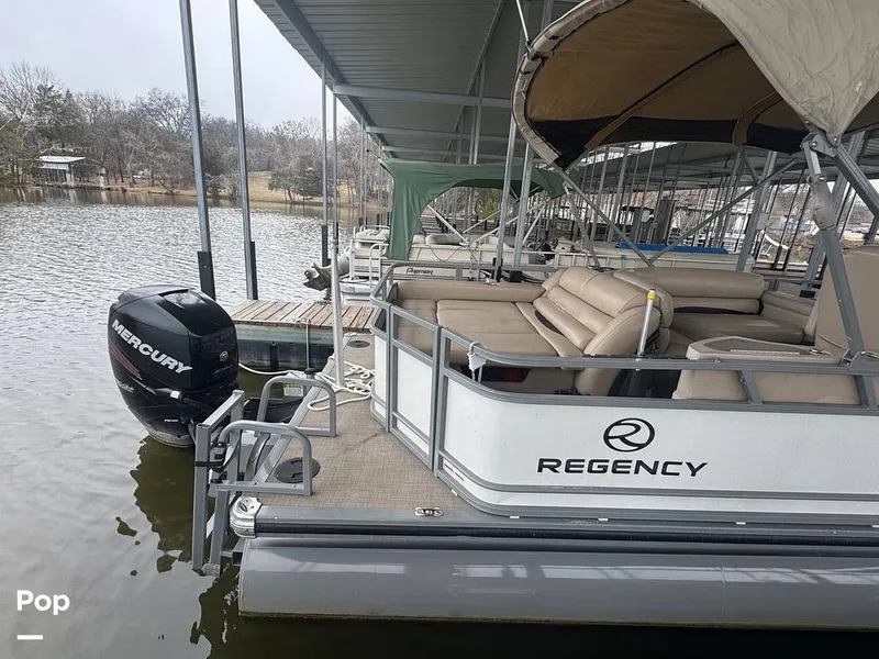 Slide: The Image of Regency 254 dl3 2017 - 16227759