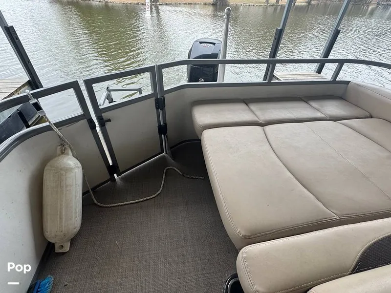 Slide: The Image of Regency 254 dl3 2017 - 16228279