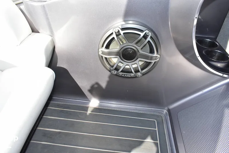 Slide: The Image of Conquest Boss Cat 2007 - 16112399