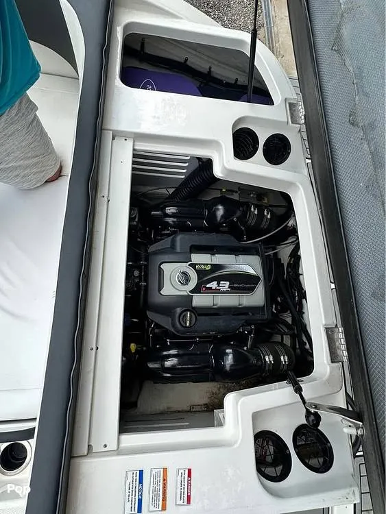 Slide: The Image of Mercruiser 4.3L - 15936894