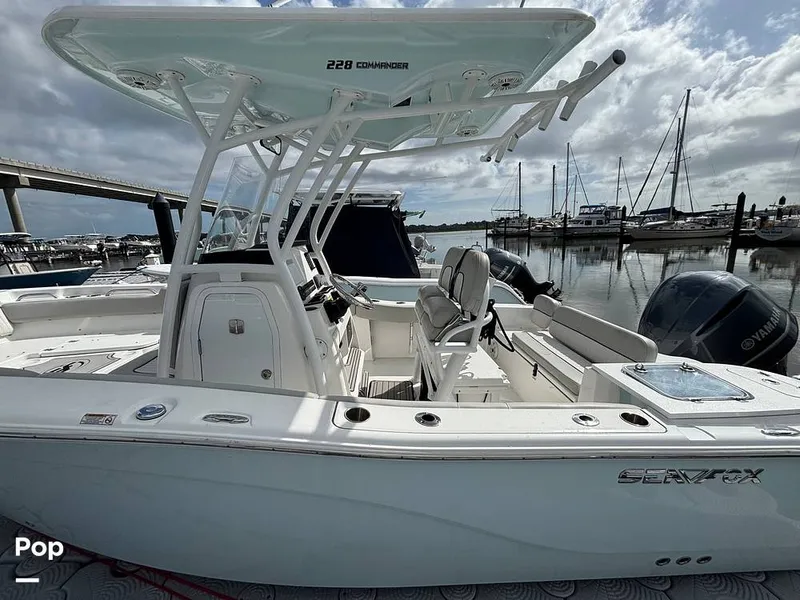 Slide: The Image of Sea Fox 228 Commander 2021 - 15925125