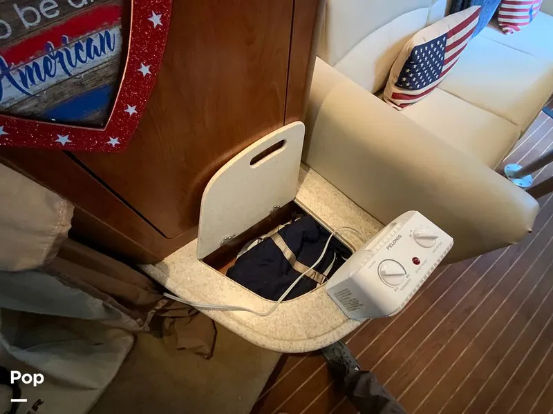 Slide: The Image of Rinker 350 Express Cruiser 2007 - 15939257