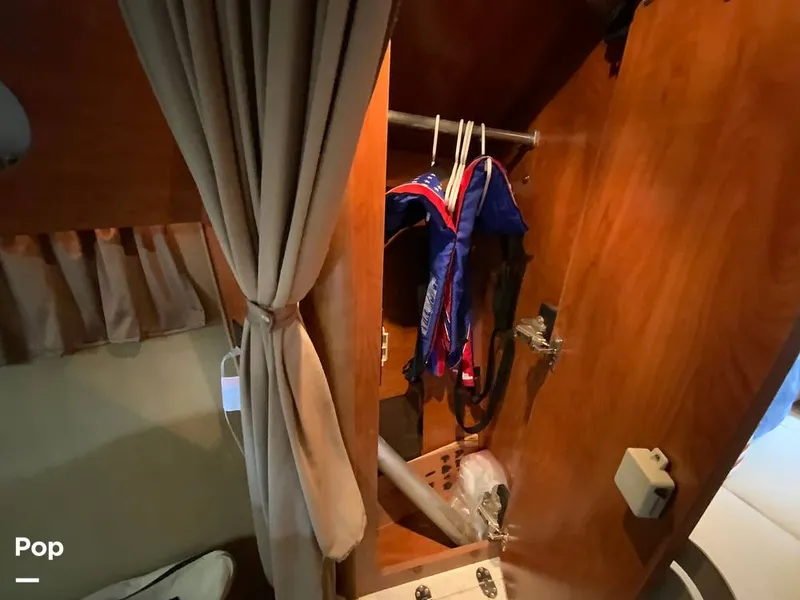 Slide: The Image of Rinker 350 Express Cruiser 2007 - 15939258