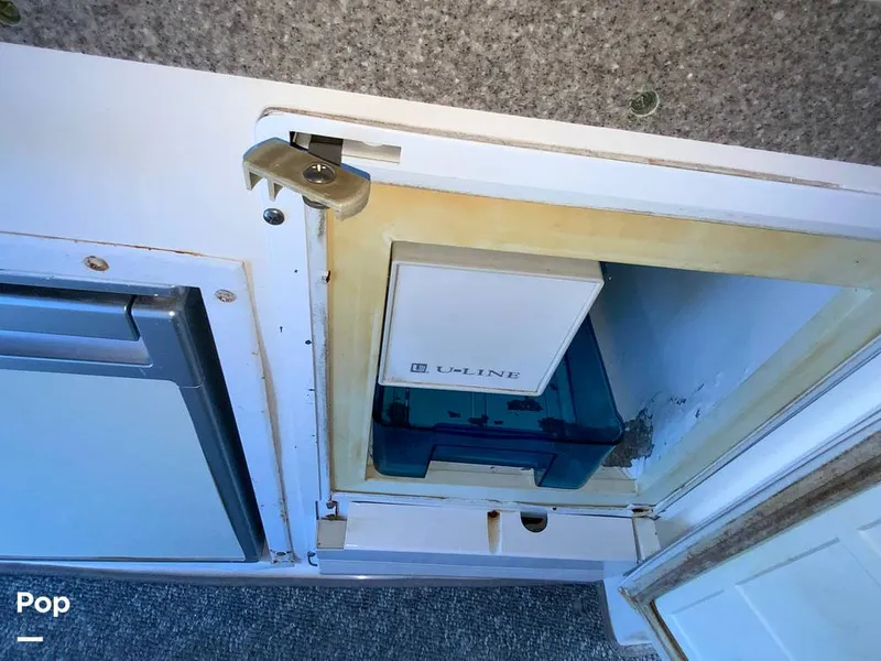 Slide: The Image of Rinker 350 Express Cruiser 2007 - 15939286