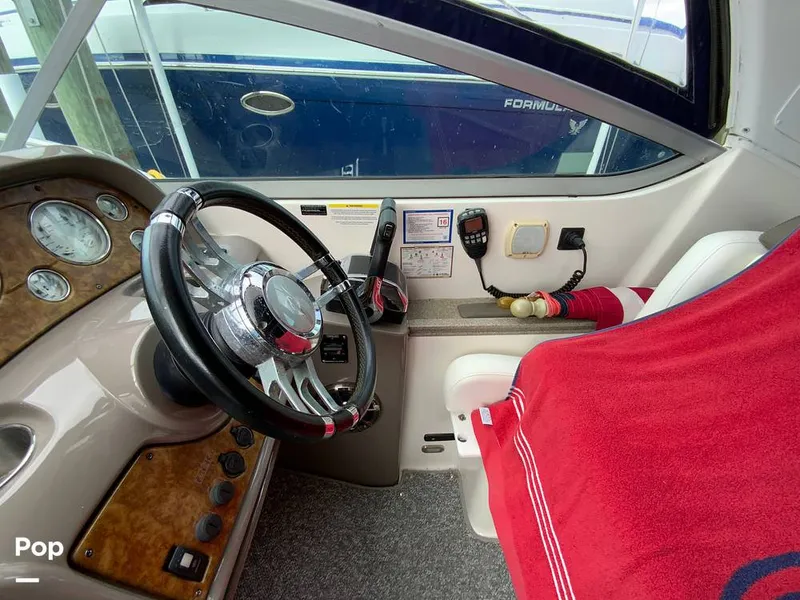 Slide: The Image of Rinker 350 Express Cruiser 2007 - 15939307