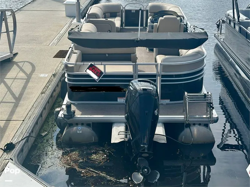 Slide: The Image of Sun Tracker Party -Barge 22 DLX 2022 - 15833554