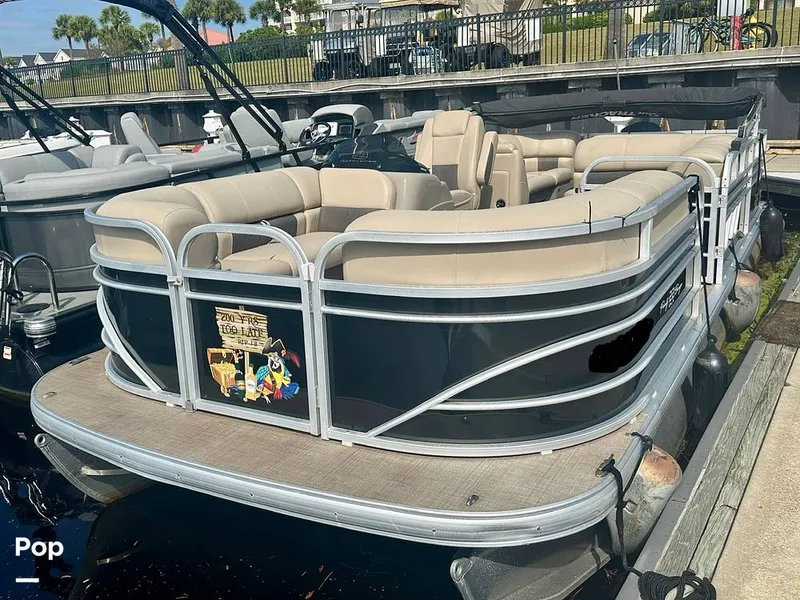 Slide: The Image of Sun Tracker Party -Barge 22 DLX 2022 - 15833555