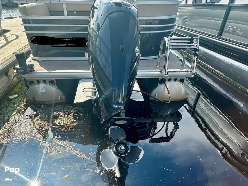 Slide: The Image of Sun Tracker Party -Barge 22 DLX 2022 - 15833559