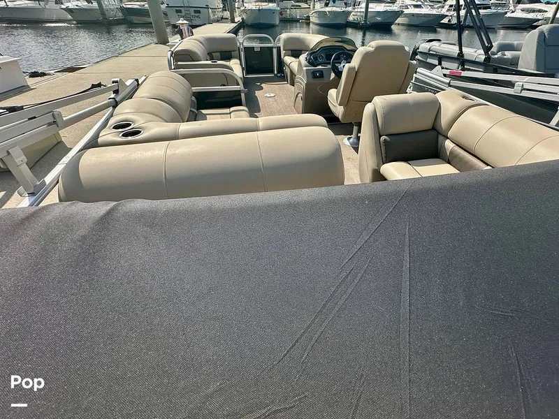 Slide: The Image of Sun Tracker Party -Barge 22 DLX 2022 - 15833562