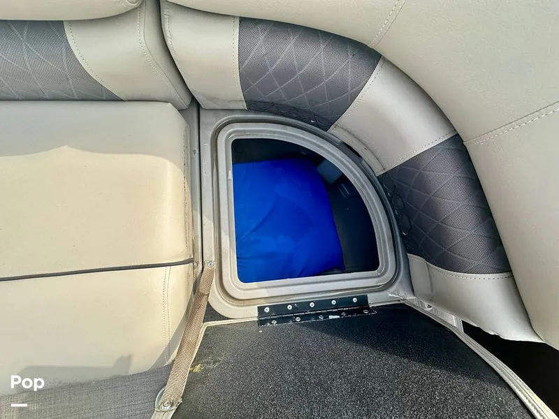 Slide: The Image of Sun Tracker Party -Barge 22 DLX 2022 - 15833577