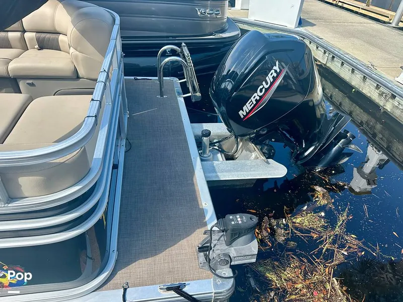 Slide: The Image of Sun Tracker Party -Barge 22 DLX 2022 - 15833631