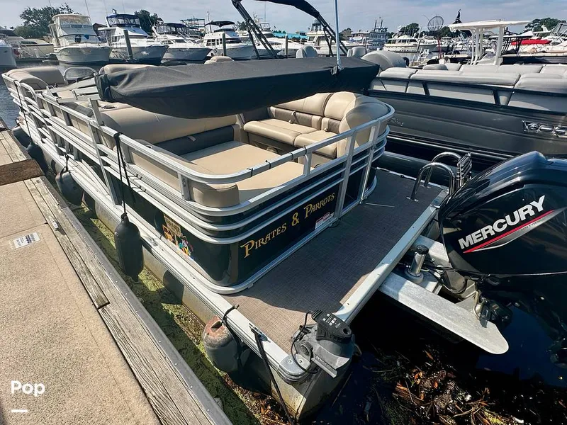 Slide: The Image of Sun Tracker Party -Barge 22 DLX 2022 - 15833632