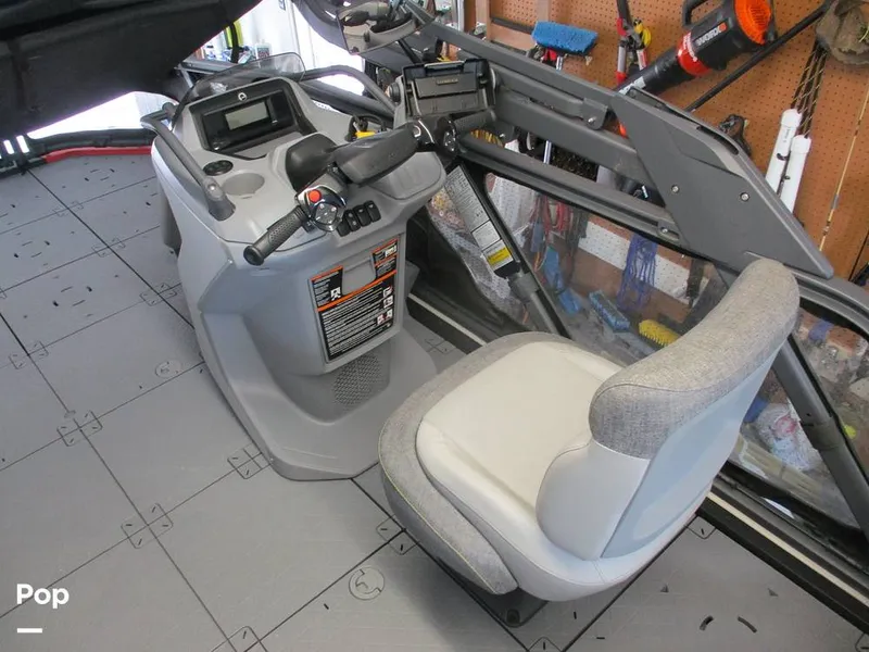 Slide: The Image of Sea-Doo Switch Sport 18 2023 - 15846409