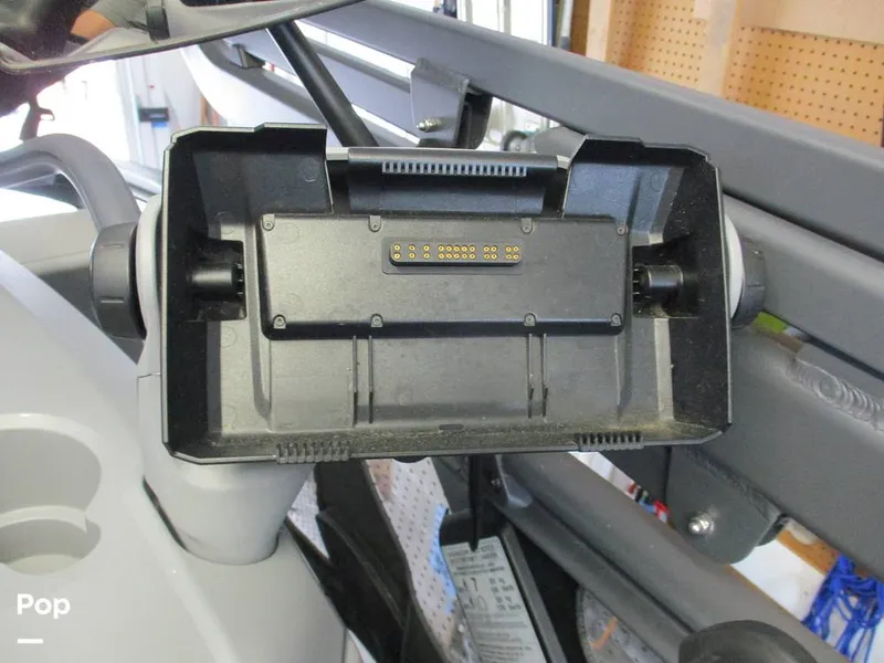 Slide: The Image of GARMIN MOUNT - 15846415