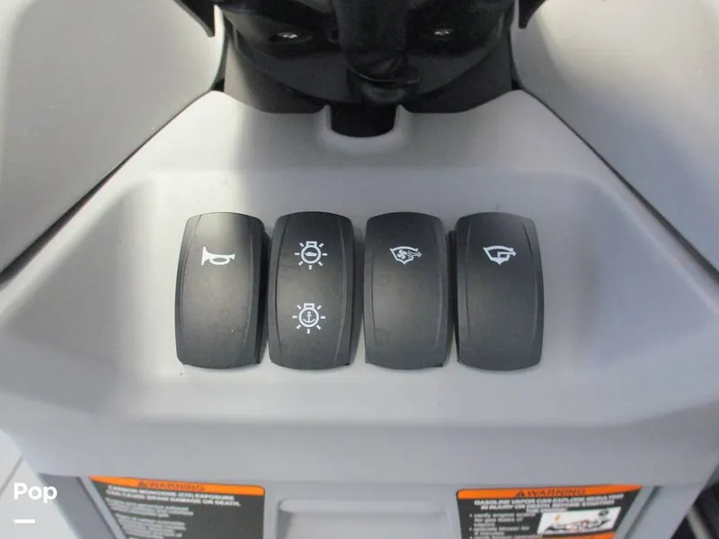 Slide: The Image of Sea-Doo Switch Sport 18 2023 - 15846420