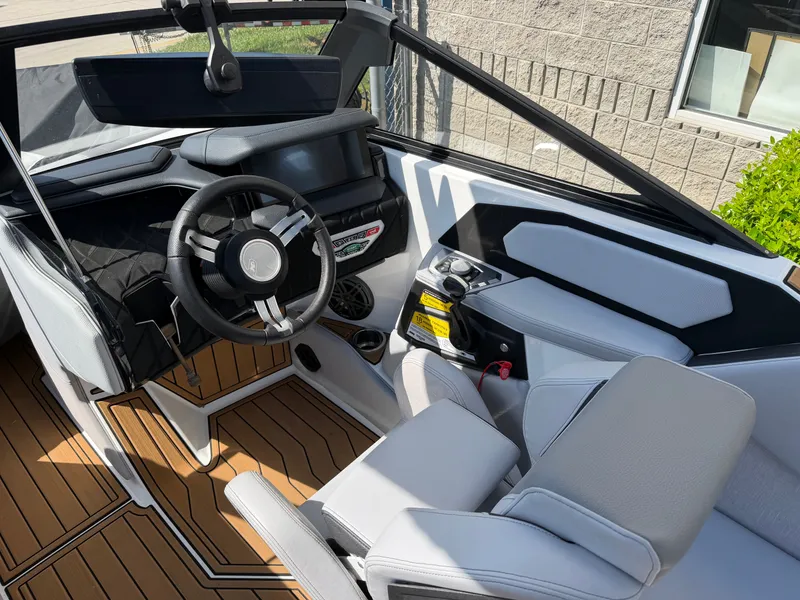 Slide: The Image of Nautique S25 2023 - 14
