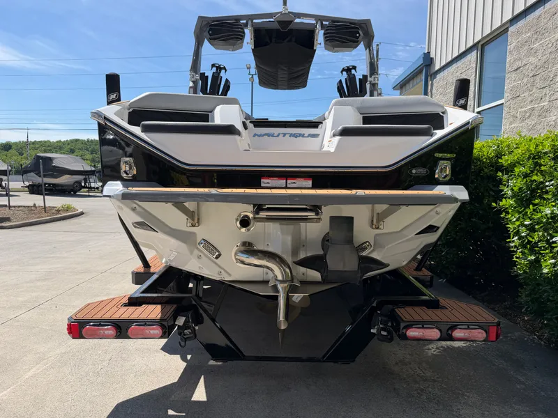 Slide: The Image of Nautique S25 2023 - 5
