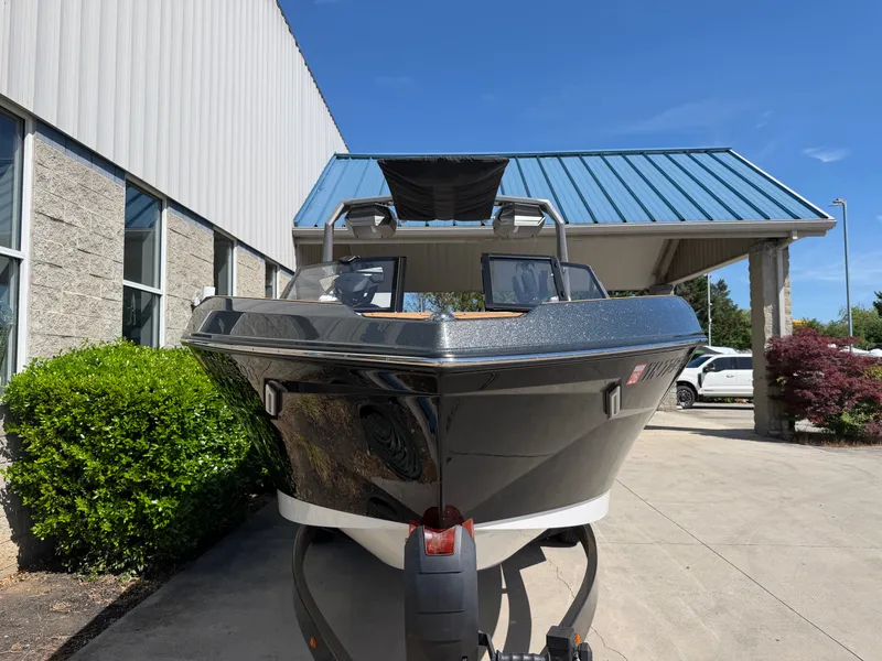 Slide: The Image of Nautique S25 2023 - 2