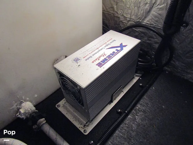 Slide: The Image of Crownline Boats 270 CR 2008 - 15882385