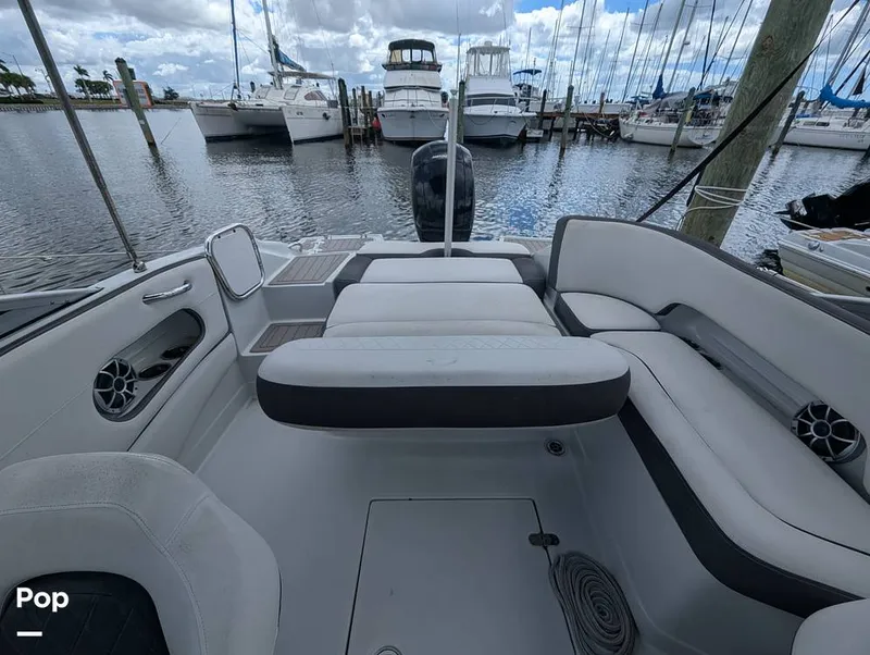 Slide: The Image of Crownline Boats E 215XS 2023 - 15930355