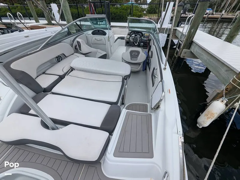Slide: The Image of Crownline Boats E 215XS 2023 - 15930356