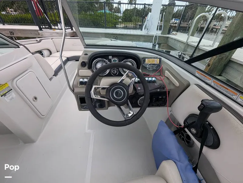 Slide: The Image of Crownline Boats E 215XS 2023 - 15930357