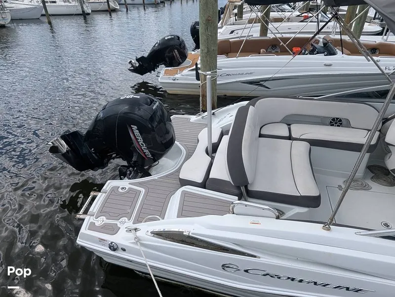 Slide: The Image of Crownline Boats E 215XS 2023 - 15930345