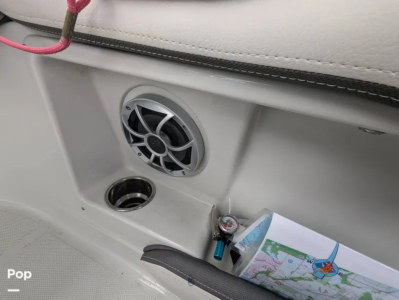 Slide: The Image of Crownline Boats E 215XS 2023 - 15930367