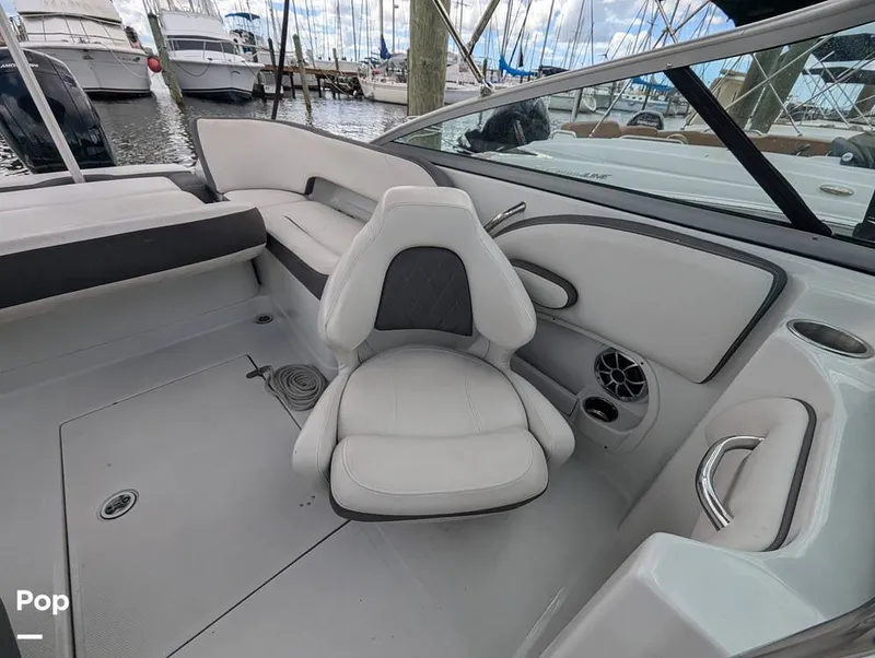 Slide: The Image of Crownline Boats E 215XS 2023 - 15930370