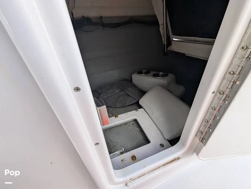 Slide: The Image of Crownline Boats E 215XS 2023 - 15930377