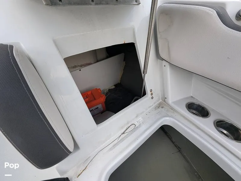 Slide: The Image of Crownline Boats E 215XS 2023 - 15930387