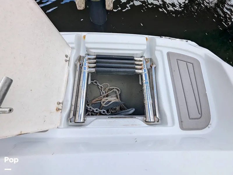 Slide: The Image of Crownline Boats E 215XS 2023 - 15930389