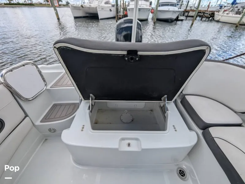 Slide: The Image of Crownline Boats E 215XS 2023 - 15930391
