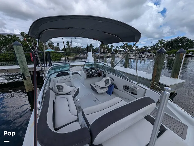 Slide: The Image of Crownline Boats E 215XS 2023 - 15930398