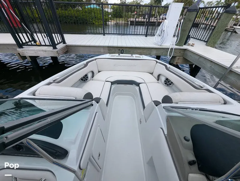 Slide: The Image of Crownline Boats E 215XS 2023 - 15930349