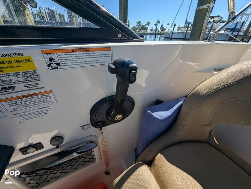 Slide: The Image of Bayliner VR6 OB 2024 - 15950875