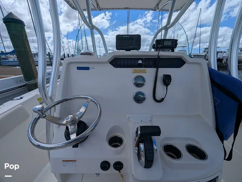 Slide: The Image of Sailfish 242 CC 2022 - 15930681