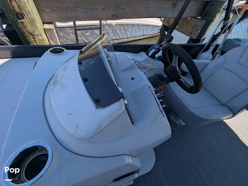 Slide: The Image of Lowe SF 232 2024 - 15951213