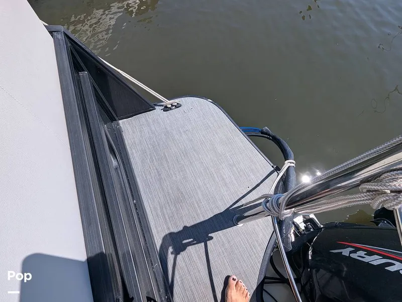 Slide: The Image of Lowe SF 232 2024 - 15951226