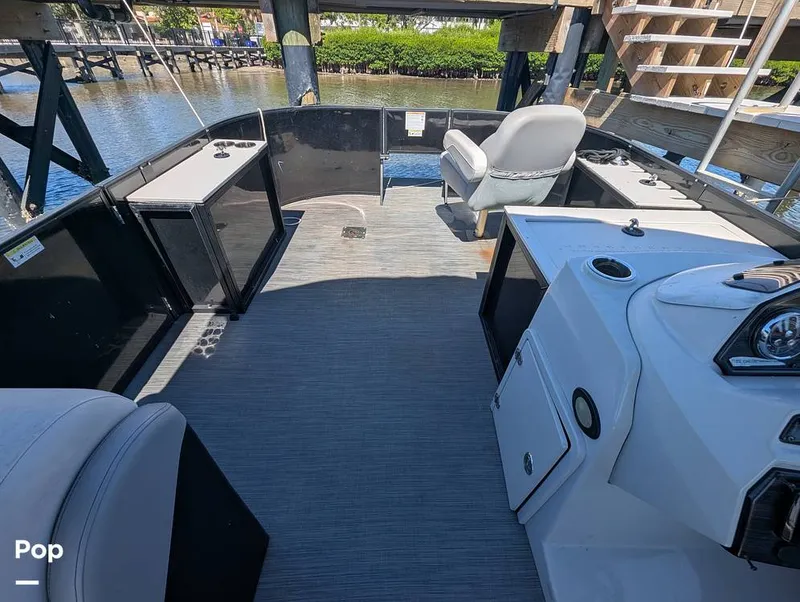 Slide: The Image of Lowe SF 232 2024 - 15951232