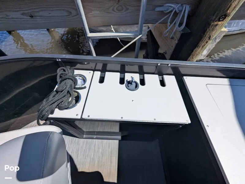 Slide: The Image of Lowe SF 232 2024 - 15951237