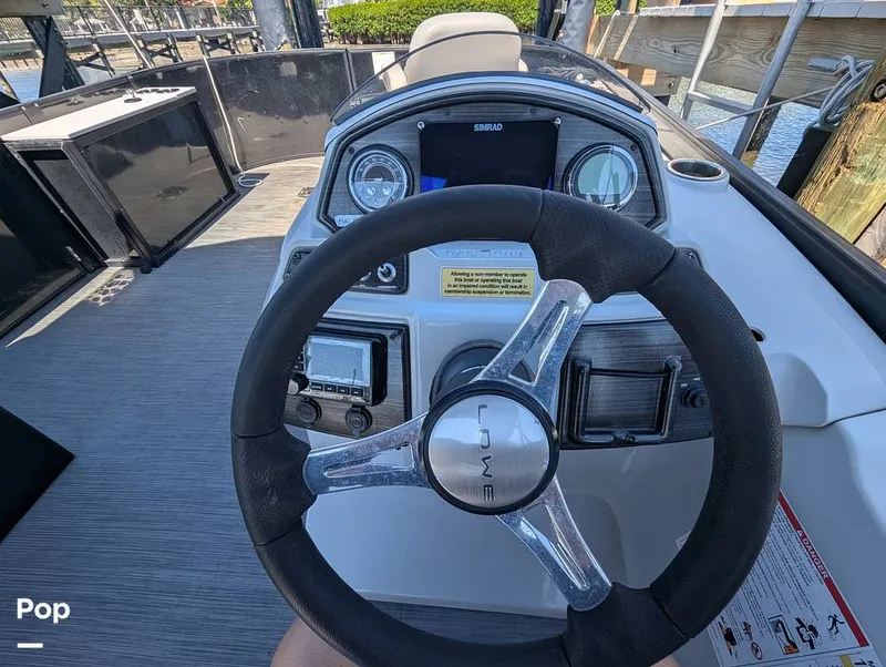 Slide: The Image of Lowe SF 232 2024 - 15951208